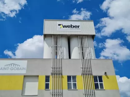 Standort Wien WEBER Werk bei Sonnenschein