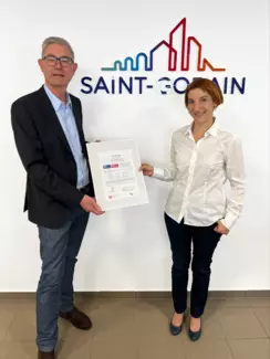 Urkunde Top-Employer 2023: Peter Giffinger  und Monika Öhlsaßer