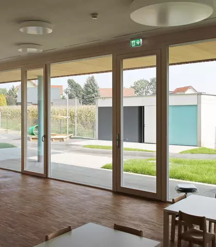 Kindergarten Feldkirchen  Aussicht auf den Garten
