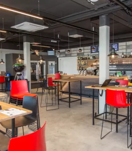 Weber Grill Shop & eee Hotel